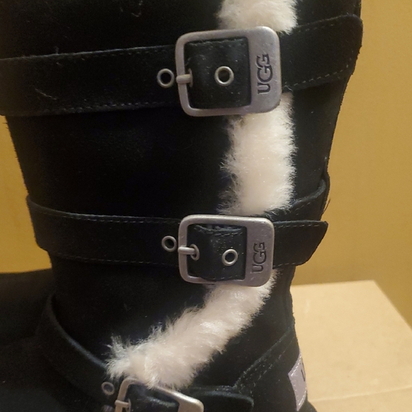 UGG Kids Black Winter Boots with Shearling Lining - Picture 4 of 8